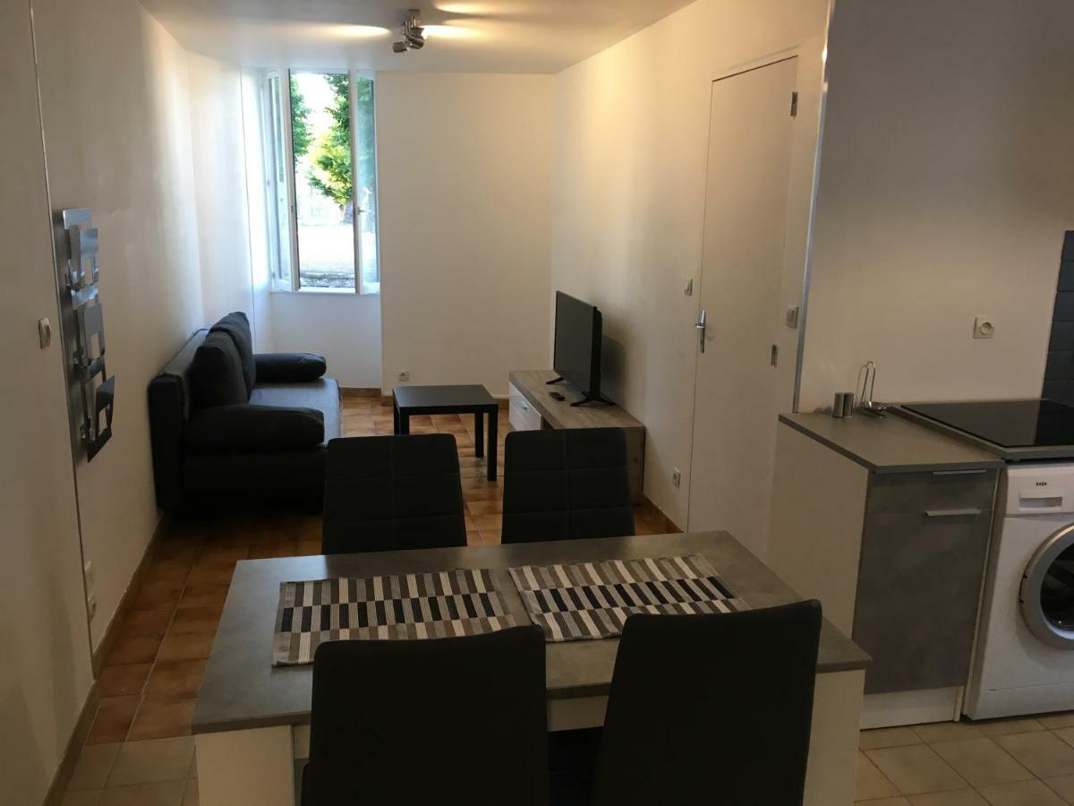Charmant T2 Rdc Dans Residence Avec Parc Arbore Saint-Pierre-le-Moûtier Eksteriør billede