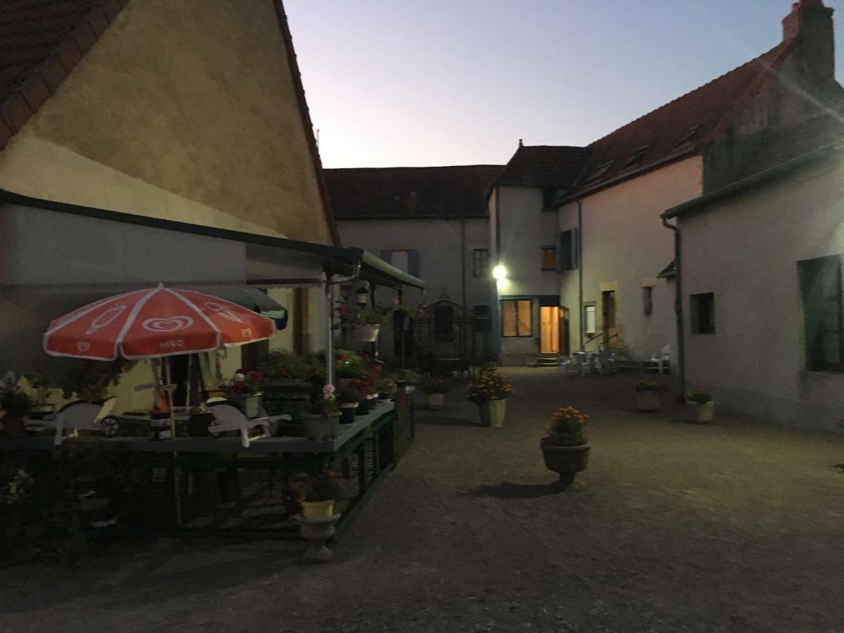 Charmant T2 Rdc Dans Residence Avec Parc Arbore Saint-Pierre-le-Moûtier Eksteriør billede